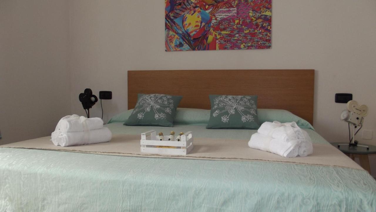 Cassano Magnago Yellow House Cir 12040 מראה חיצוני תמונה